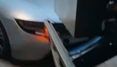 Сдавал задом и помял суперкар: в Одессе автозак Нацгвардии устроил 