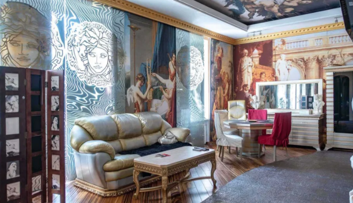 Гібрид будинку розпусти з музеєм: в центрі Києва в оренду здають 