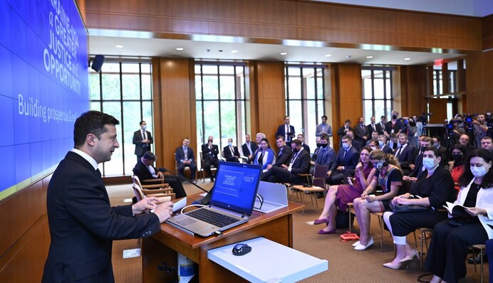 $ 277 млрд і 80 проектів: Зеленський показав американцям масштабний план трансформації України