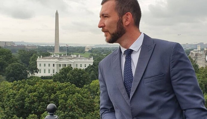 ​Пошел по стопам Мендель: пресс-секретарь Зеленского оконфузился в Вашингтоне, фото