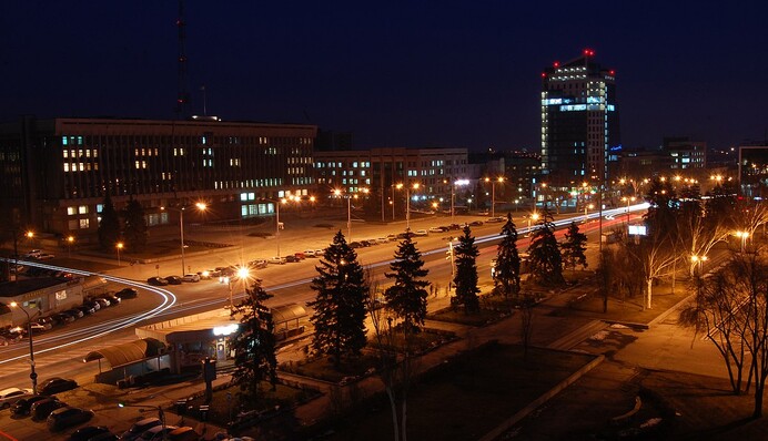 В Запорожье пьяный подросток погиб под колесами авто: момент попал на видео