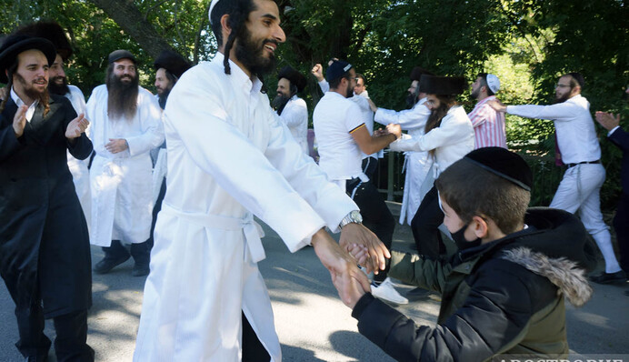 У Новий рік - з піснями і танцями: нові яскраві фото та відео Рош га-Шана в Умані