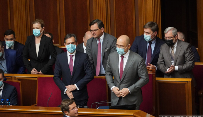 ​Нужен отчет по тарифам на коммуналку: нардепы в Раде устроили Шмыгалю демарш, фото