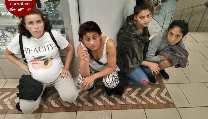 Розривають місто своїми крадіжками: в Києві орудують цілі натовпи злодійок, фото і відео