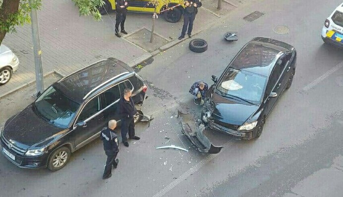 Не любит донецкие номера: в Киеве пьяный водитель устроил погром на дороге и сбежал, фото