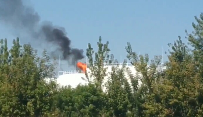 В окупованому Донецьку прогримів вибух на нафтобазі: відео