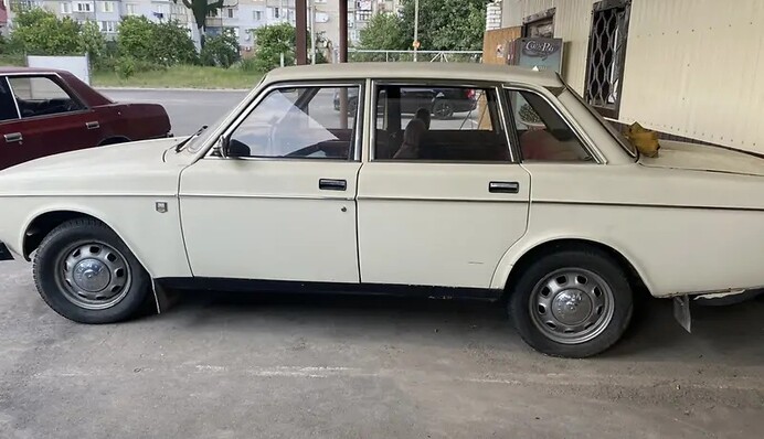 В Украине  засветился раритетный Volvo - продают по смешной цене: фото