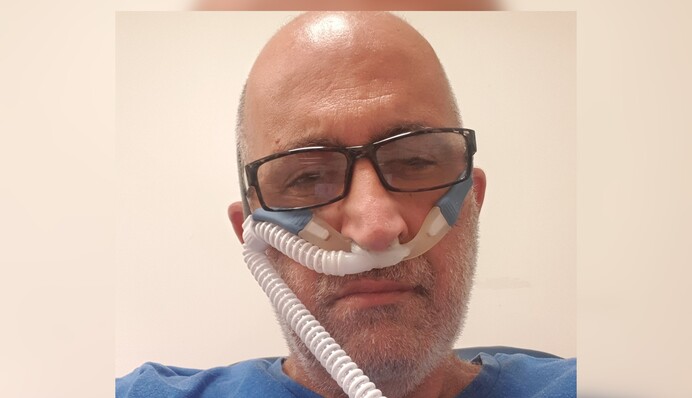 В Израиле от COVID-19 умер скандальный антипрививочник: чем он прославился