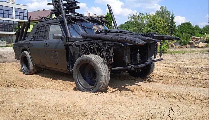 Бэтмобиль отдыхает: украинский автолюбитель создал 