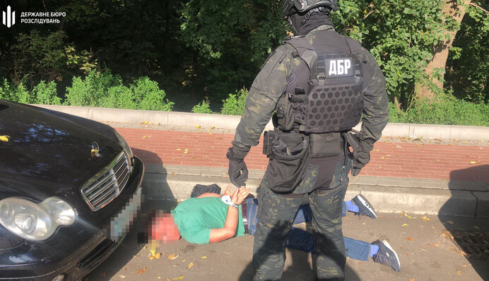 Чиновник Минобороны погорел на внушительной взятке: подробности скандала