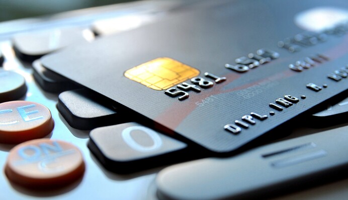 У клієнта Приватбанку з рахунку зникло 1000 доларів: банк пояснив, що сталося