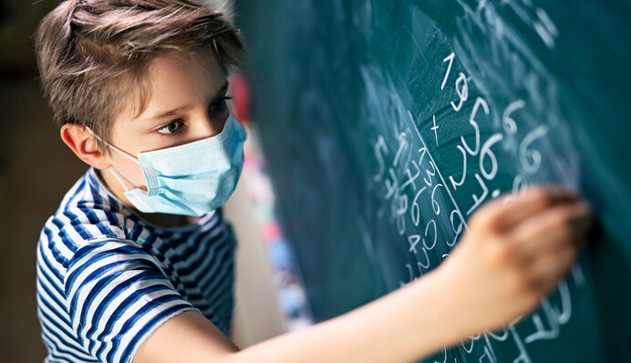 Безопасное обучение в школах в условиях пандемии: в Минздраве дали важные советы
