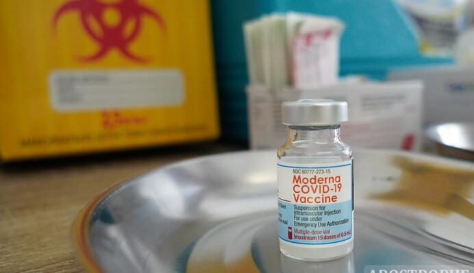 В Україні дозволили змішувати вакцини від коронавірусу: про які препарати йдеться