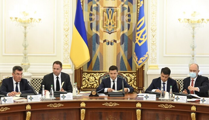 РНБО наклала санкції на організаторів "виборів" в Криму і на Донбасі: подробиці рішення