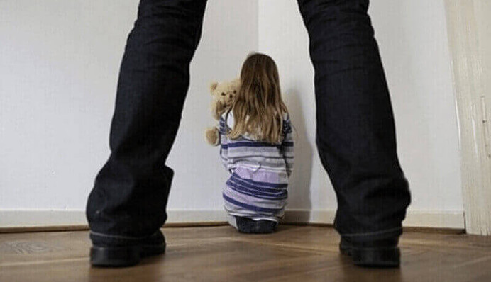 В Киеве копы поймали педофила: в туалете школы надругался над 8-летним ребенком