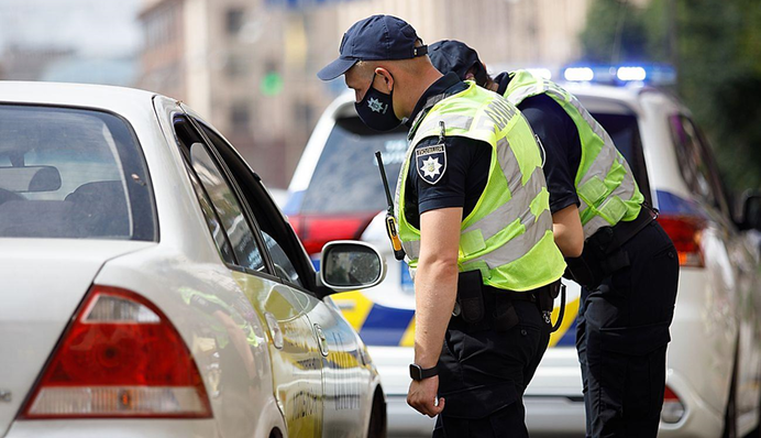 Хто повинен перевіряти е-поліс на авто: суд дав остаточну відповідь