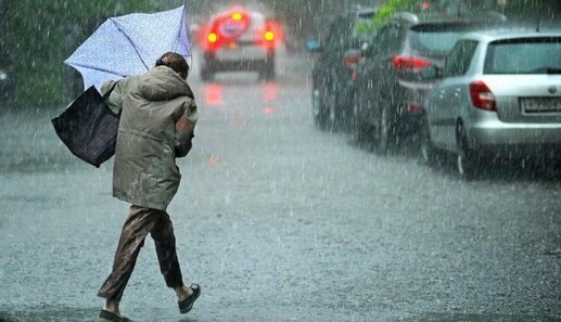 Литиме з ранку до ночі: українців попередили про сильні грози