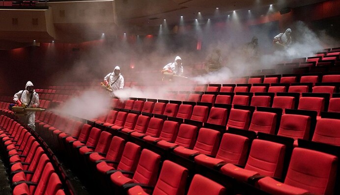 ​Украина переходит в "желтую" зону: будет ли работать сфера развлечений