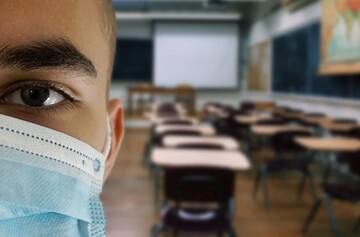 В Україні школи масово переводять на дистанційку: де ситуація з вакцинацією вчителів найгірша