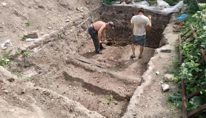 Под Киевом обнаружили старинное кладбище и храм времен Киевской Руси: фото