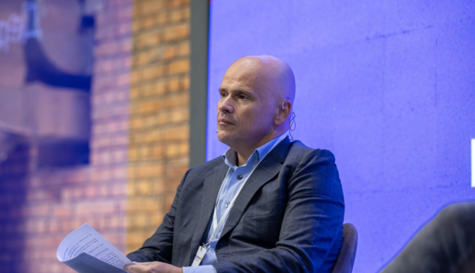 Фінансування і зарплати лікарям: що бюджет-2022 готує для української медицини