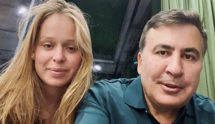 Мы вместе и пора идти вперед: "слуга народа" ответила за хейт вокруг ее отношений с Саакашвили