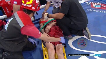 Жалюгідне копіювання Редкача: аргентинський боксер отримав удар у потилицю і почав битися в "конвульсіях" (відео)