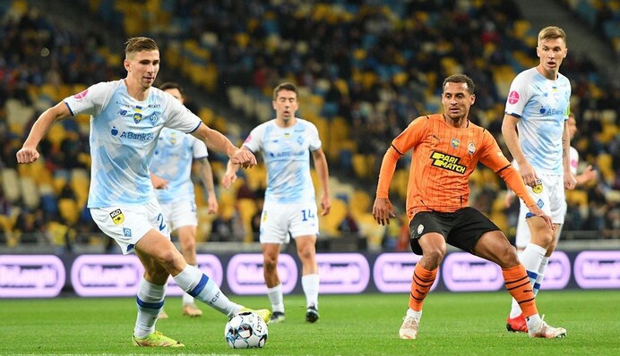 Где и когда смотреть Динамо - Шахтер: расписание трансляций и прогноз на матч