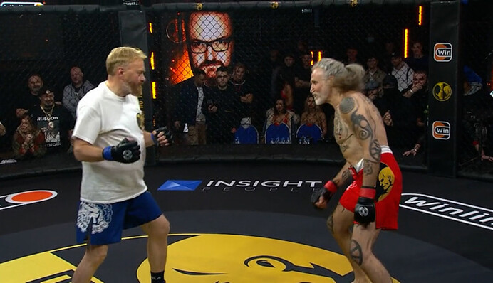 Джигурда жестко избил скандального российского депутата в боксерском бою: как это было, видео