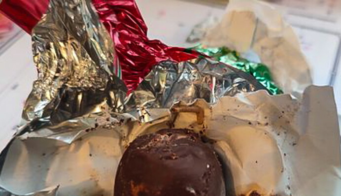 У Дніпрі чоловік купив на ринку цукерки з незвичайним 