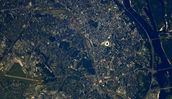 Как выглядит Киев из космоса: астронавт сделал впечатляющие фото