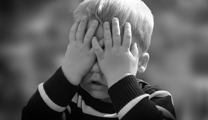 В Крыму изверг избивал жену и пытался сжечь маленького сына: обезображено лицо