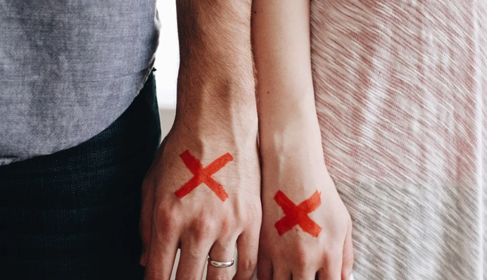 Різко рвуть або тягнуть до останнього: як кидають своїх колишніх різні знаки Зодіаку