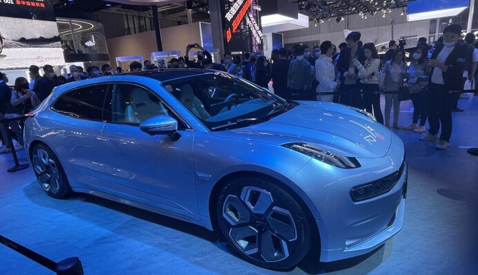 Китайці показали нового 