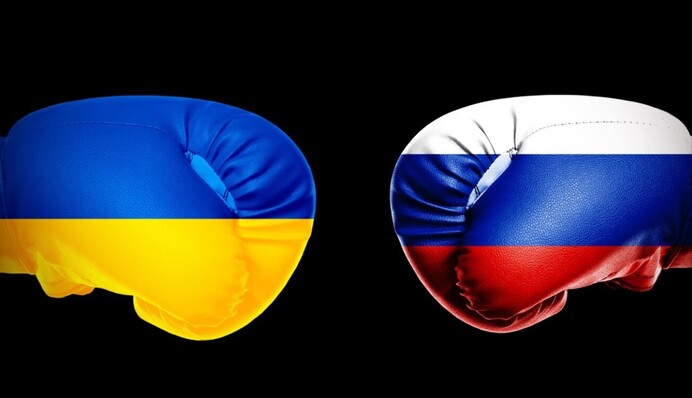 Суперечка чоловіка з дружиною в центрі Києва: заберуться чи окупанти з України, якщо за них молитися