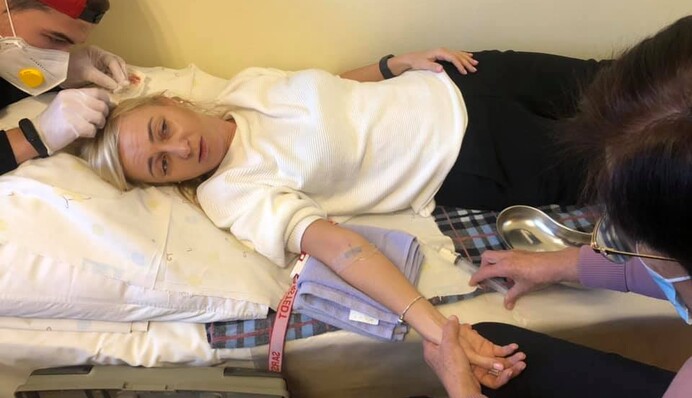 ​Разбитая голова и кровь: нардеп в Раде получила серьезное ранение, фото