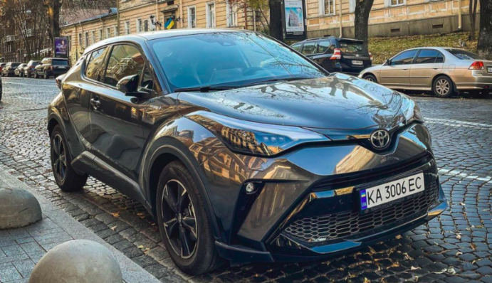 У Києві засвітився новий гібридний кросовер - коштує 1 млн: фото