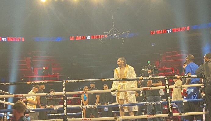 Внук Мухаммеда Али брутально нокаутировал соперника: видео