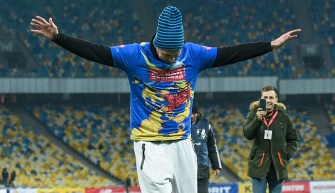 Зі сльозами на очах: Мілевський попрощався з фанатами 