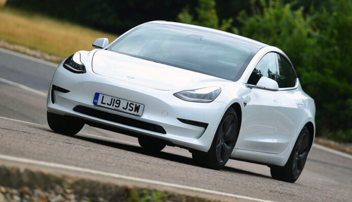 Tesla - в лидерах: назван топ-10 самых популярных авто в Европе