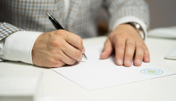 Вихід на пенсію в Україні: що робити при втраті документів для її оформлення