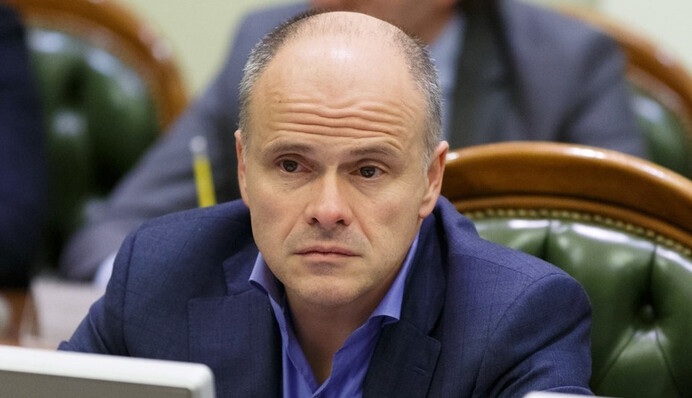 Невакциновані українці несуть загрозу: нардеп зробив скандальну заяву щодо вакцинації