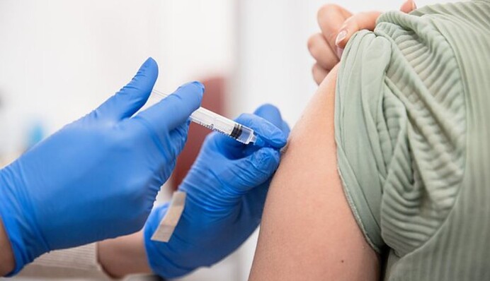 ​Болеют ковидом чаще и тяжелее: педиатр объяснила, нужна ли вакцинация детям