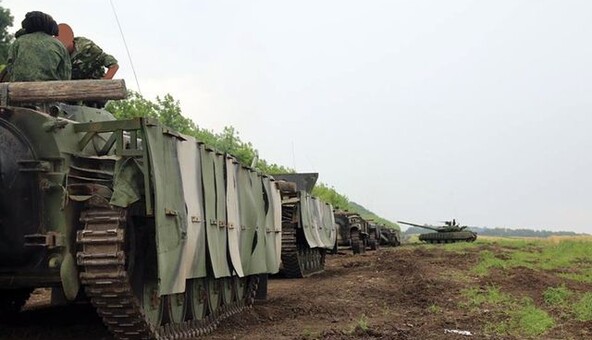 Бойовики активно підсилюються: розвідка засікла БМП, БТРи і ешелон пального з Росії