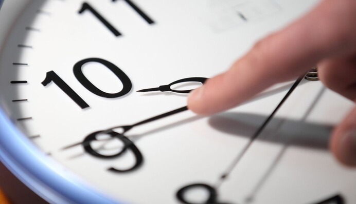 В Україні перевели стрілки годинника: як дізнатися точний час