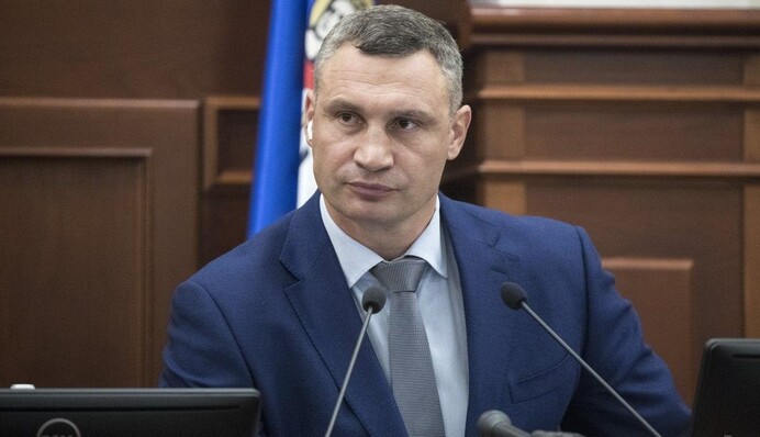 ​Лікувати хворих нікому: Кличко поскаржився на брак лікарів у Києві