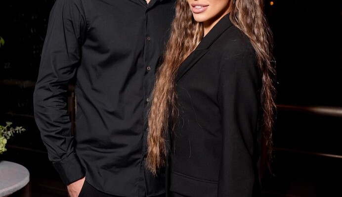 Дружина українського футболіста засвітила сексуальну фігуру в купальнику: фото