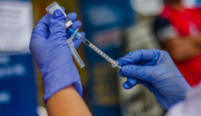 Немає вакцинації - немає стипендії: в Україні пропонують жорстоко карати студентів