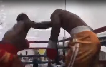 Африканский боксер умер после тяжелого поражения нокаутом: видео рокового момента