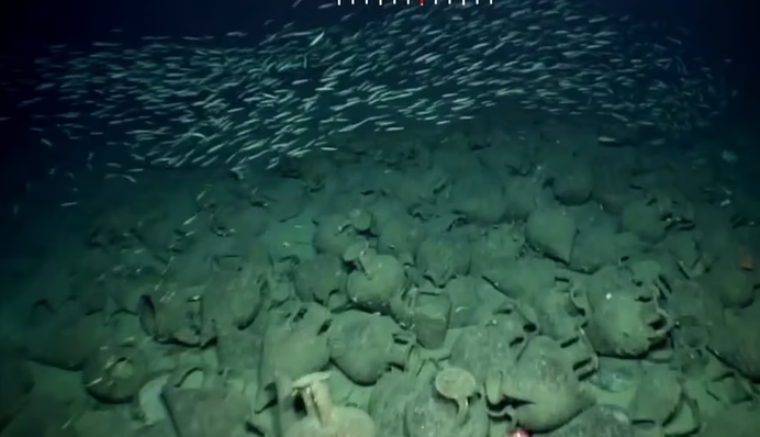 Везло любопытный груз: у берегов Греции обнаружили судно, затонувшее 2500 лет назад, фото и видео